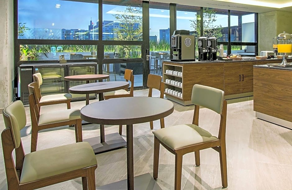 Staybridge Suites Guadalajara Novena By IHG