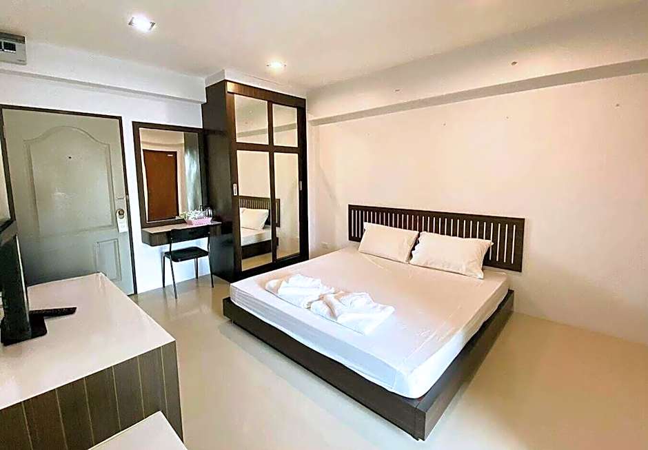 Creston Grand Hotel Suphan Buri