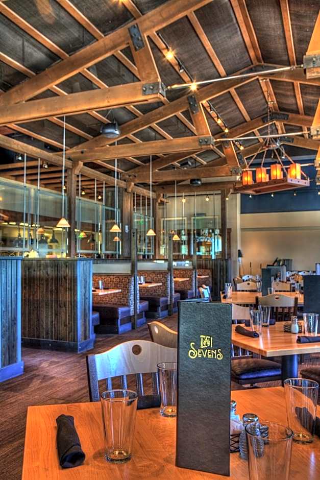 Grand Lodge on Peak 7