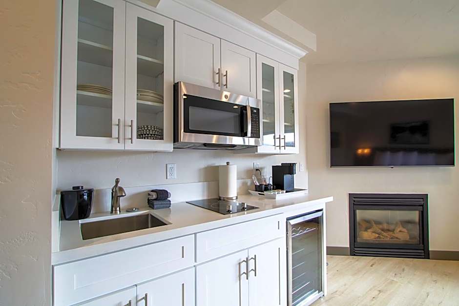 Sandpoint Hotel & Suites Downtown