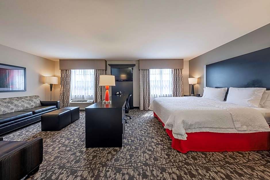 Hampton Inn By Hilton & Suites Dupont