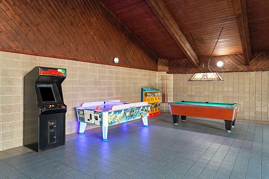 AmericInn by Wyndham Green Bay West