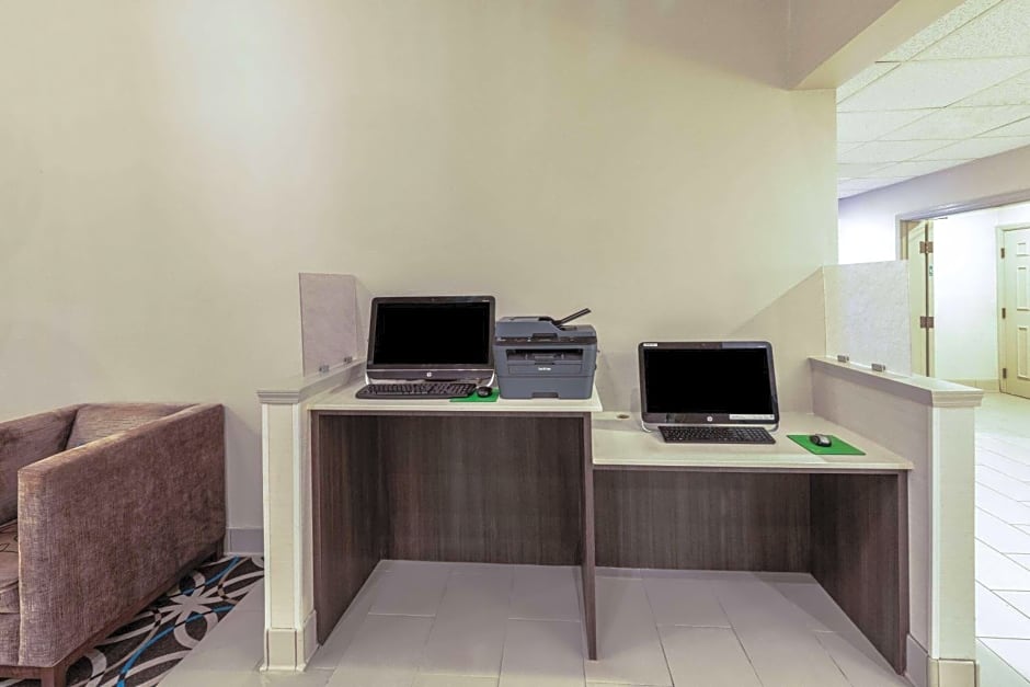 La Quinta Inn & Suites by Wyndham Rockwall