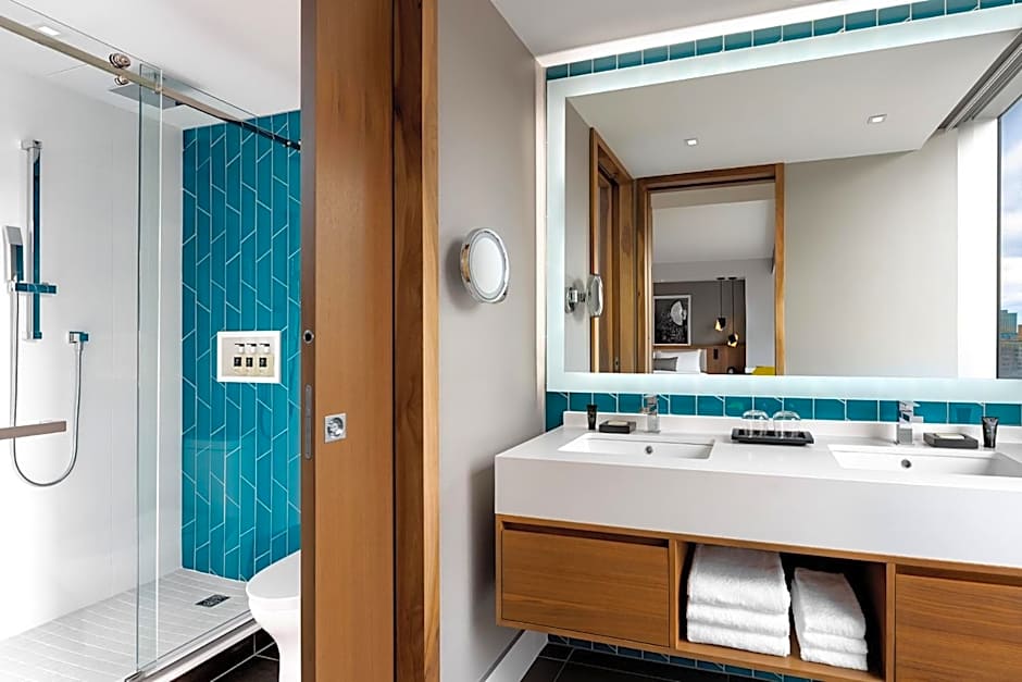 Humaniti Hotel Montreal, Autograph Collection