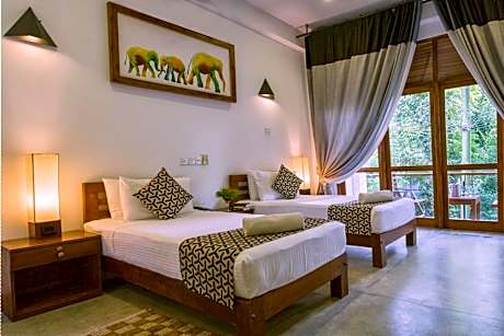 Hotel Athgira