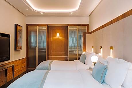 Executive Suite with Two Queen Beds