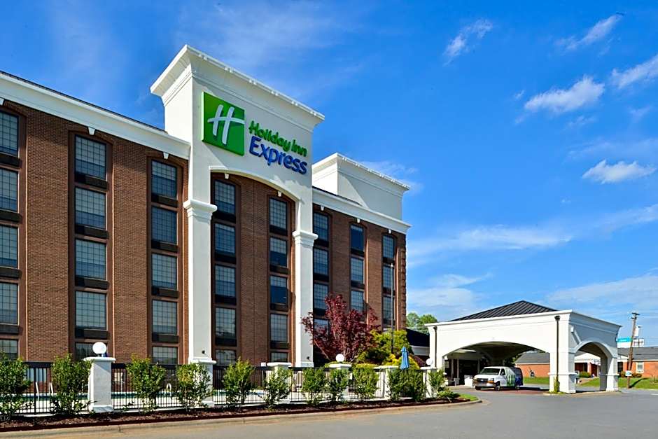 Holiday Inn Express Winston-Salem Downtown West By IHG