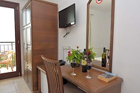 Triple Room with Sea View