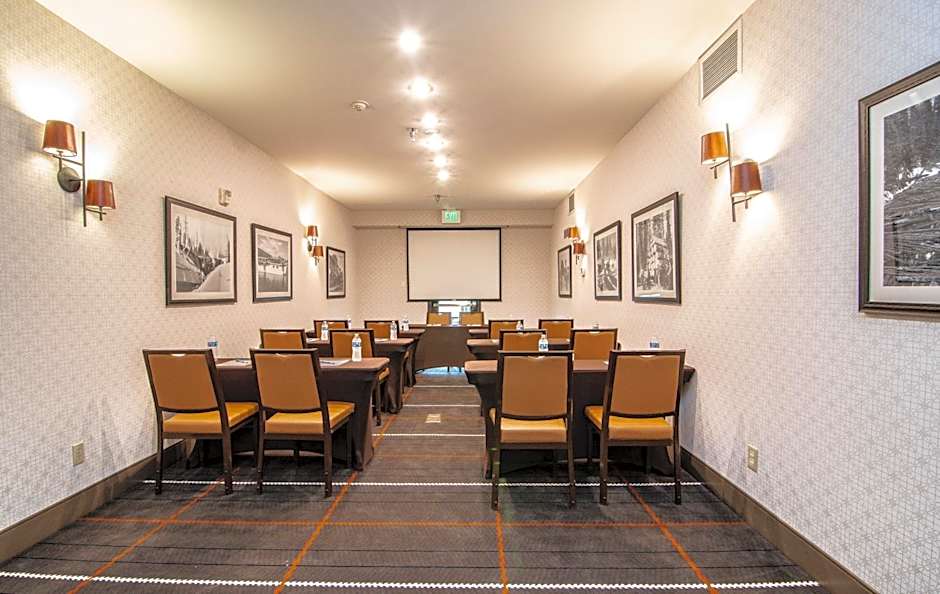 Holiday Inn Express Hotel & Suites Kalispell By IHG