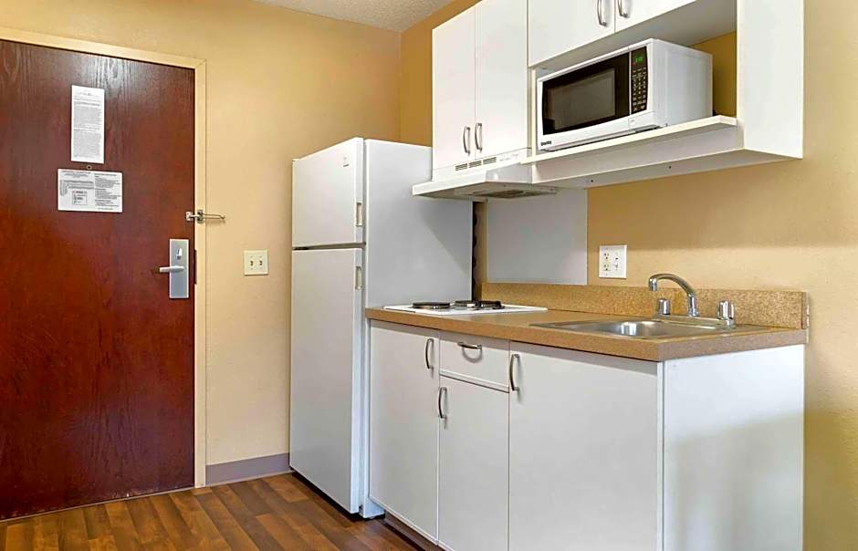 Extended Stay America Select Suites - Detroit - Farmington Hills