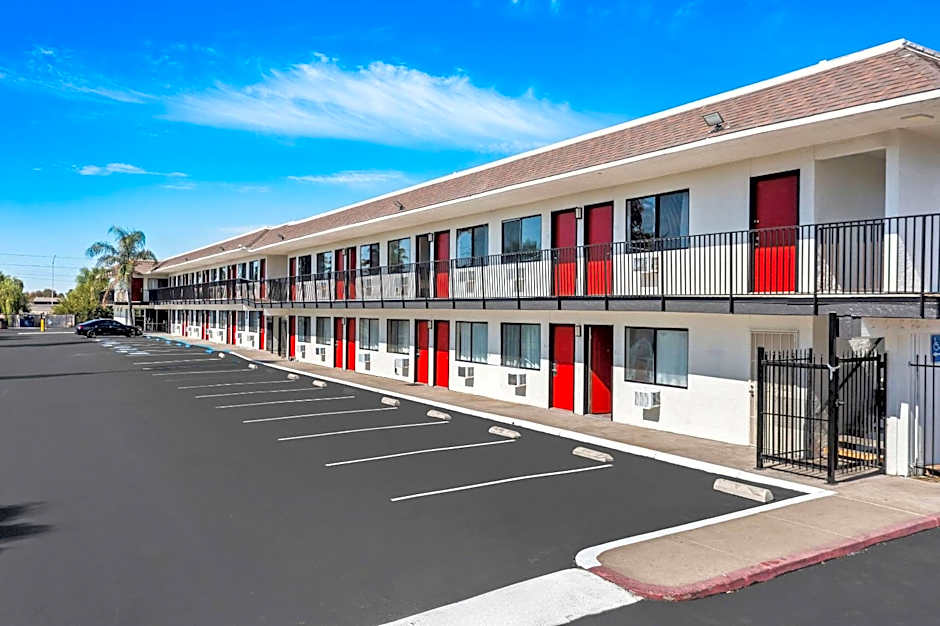 Econo Lodge Stockton near I-5 Fairgrounds