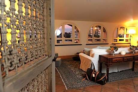 Deluxe Suite with Sea View