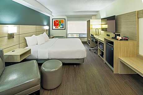 Business King Room - Non-Smoking