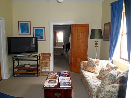 Apartment- Doctors Wing