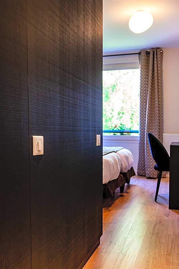 Logis Hotel Restaurant La Tour