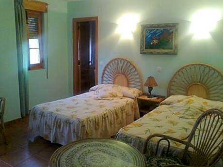 Triple Room with Garden View