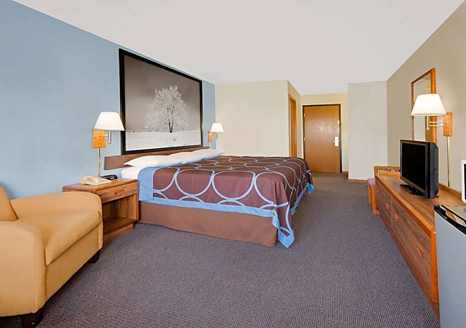 Super 8 by Wyndham Centerville