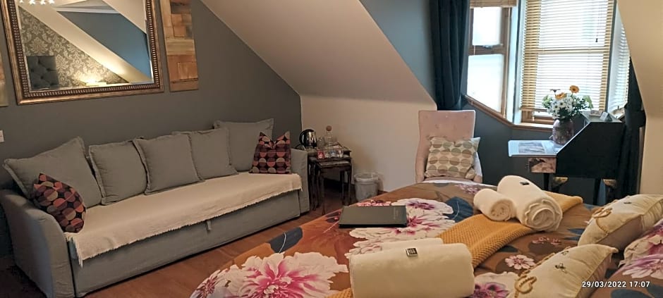 Outlander Boutique B&B Super King