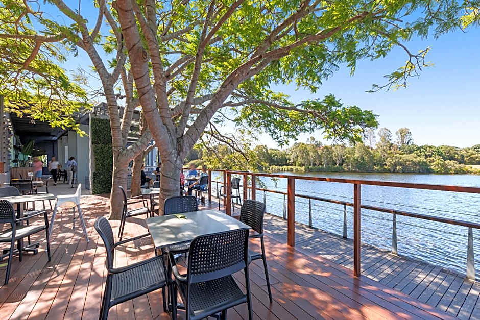 Best Western Plus North Lakes Hotel