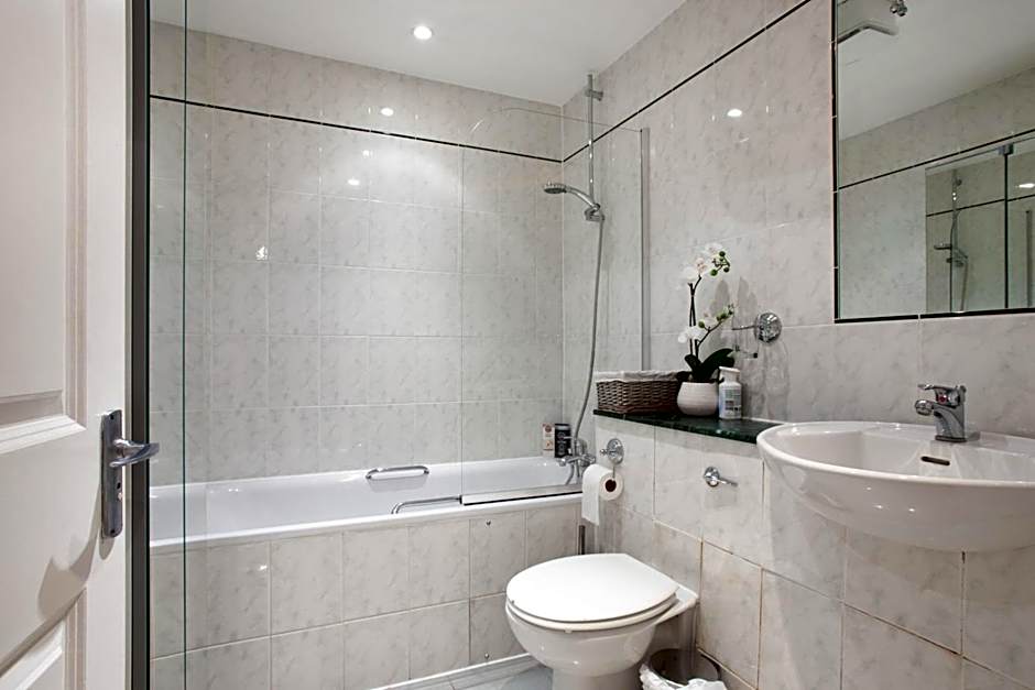 Spacious 1 bed Sloane Square