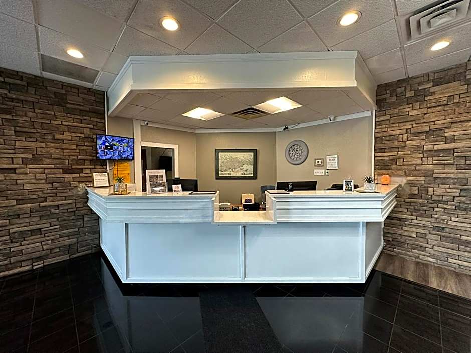 Whalers Inn and Suites