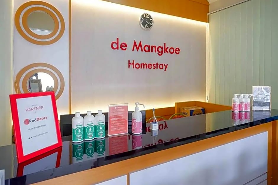 De Mangkoe Homestay by RedDoorz – Banjarsari, Surakarta, SD