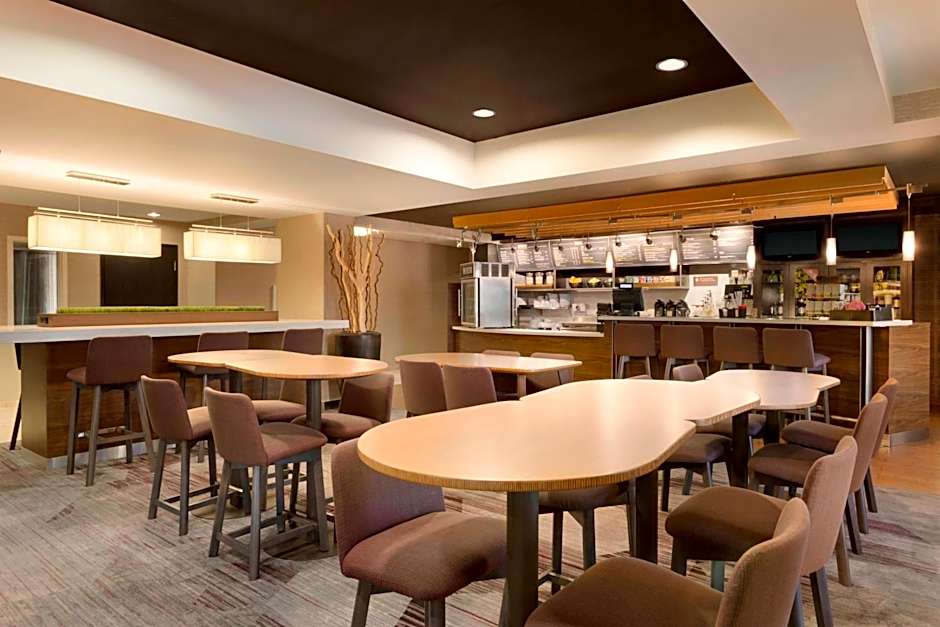 Courtyard by Marriott Bloomington Normal