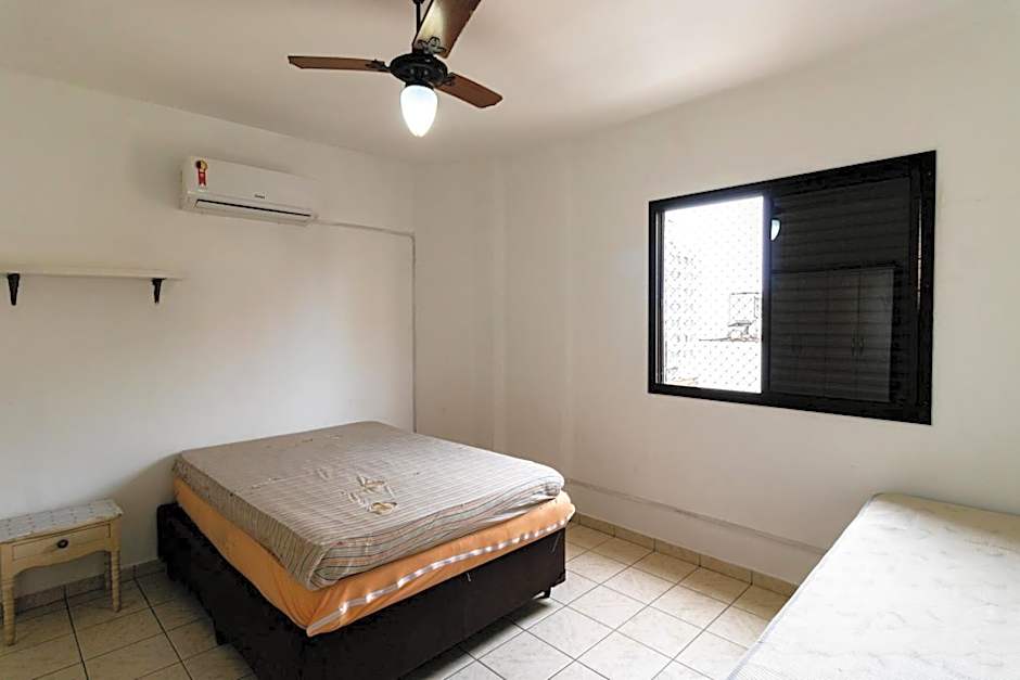 Apto com bela vista a 100m da Praia da Guilhermina