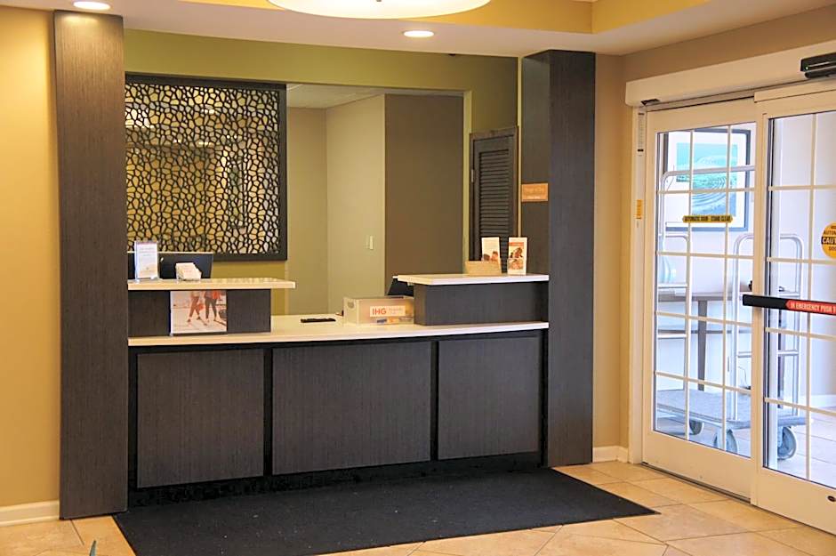 Candlewood Suites Clarksville By IHG