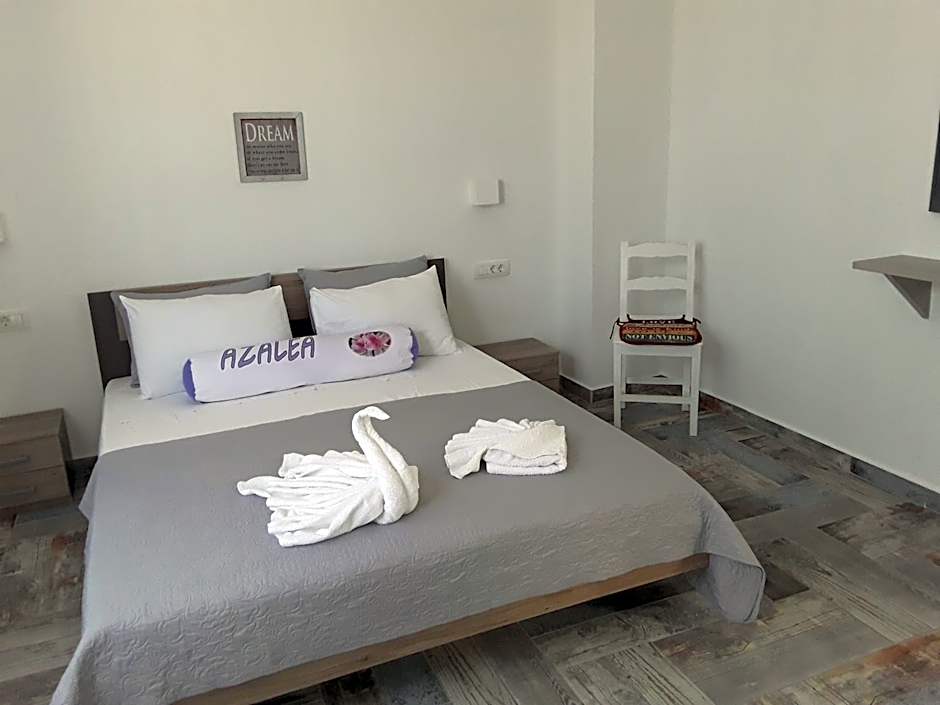 Azalea Studios & Apartments – Kamari, UT