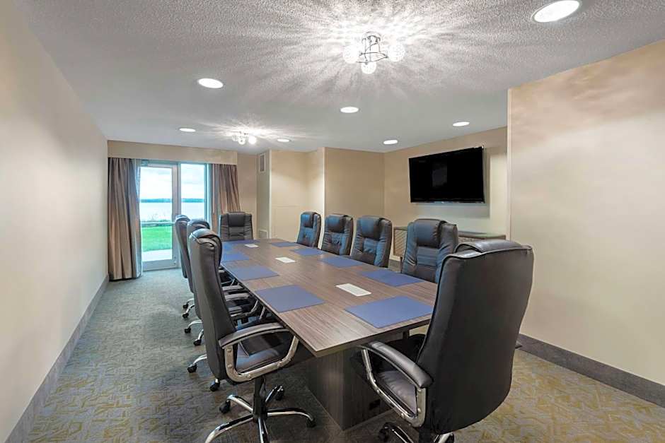 41 Lakefront Hotel, Trademark Collection by Wyndham