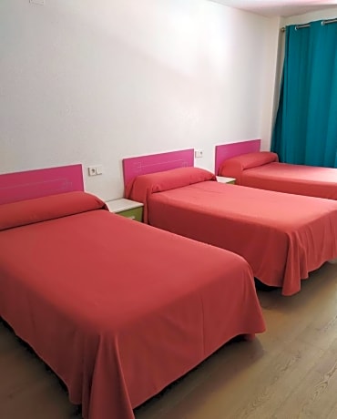 Triple Room with Private Bathroom