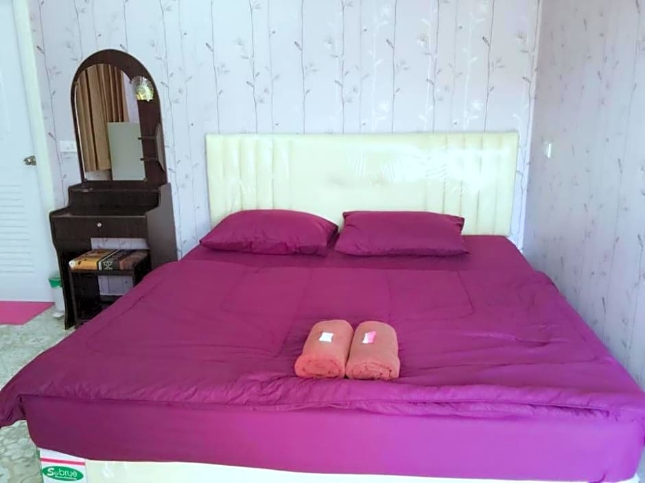 ริมบึงสวนพริกรีสอร์ท