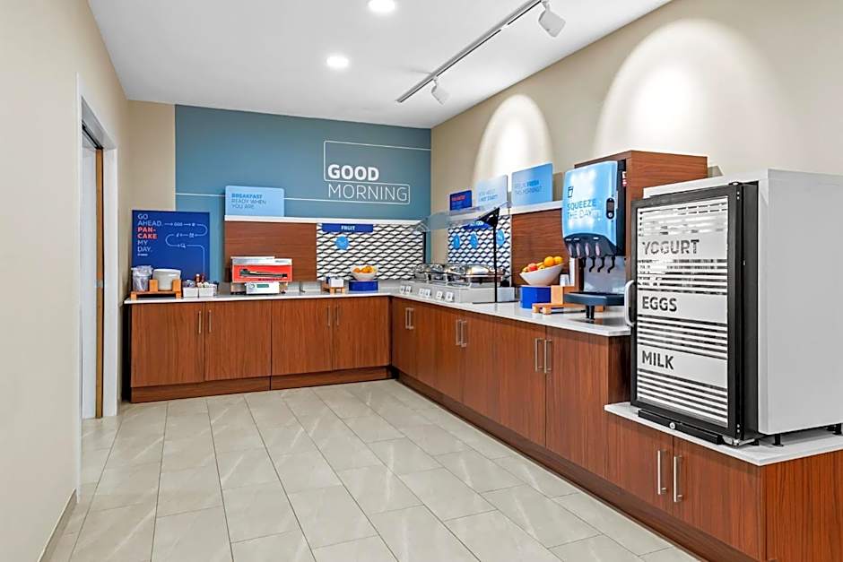 Holiday Inn Express Hotel & Suites Council Bluffs - Convention Center Area By IHG