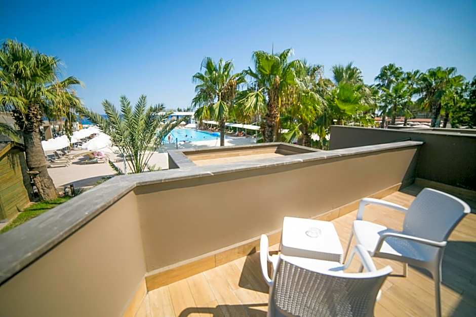 Sailor's Beach Club