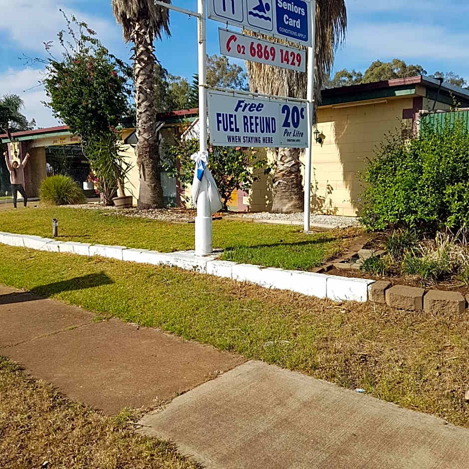 Golden Peak Motel PeakHill