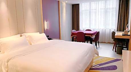 Lavande Hotels· Huizhou Xinyi Government Plaza Store