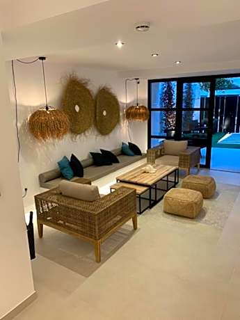 Aparthotel El Cargol