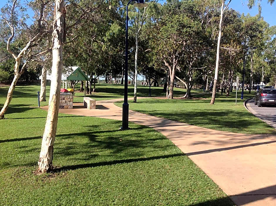 Tannum Sands Hotel / Motel