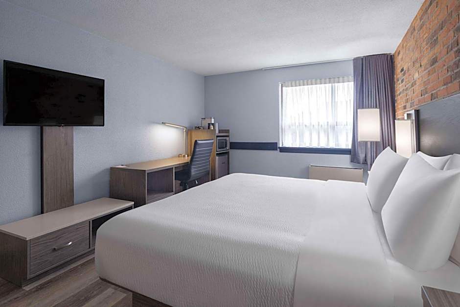 Travelodge by Wyndham Barrie