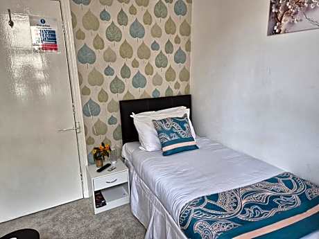 Single Room with Shared Bathroom