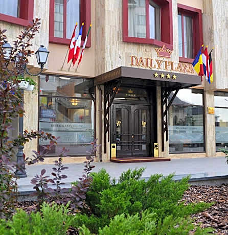 Daily Plaza Hotel
