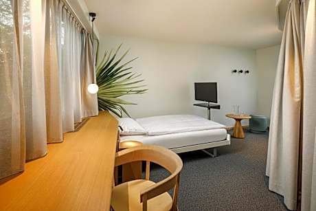 Single Standard Room