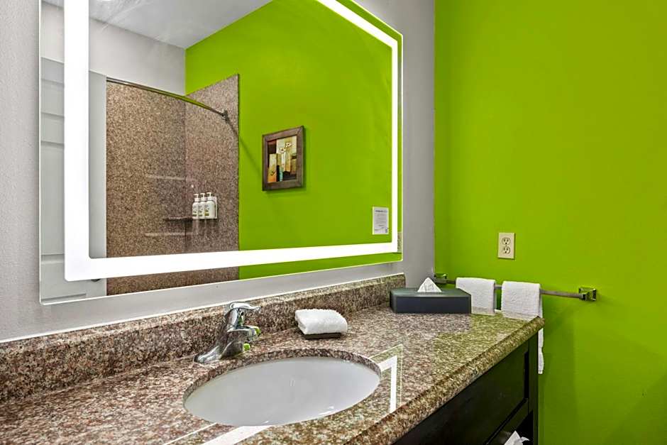 La Quinta Inn & Suites by Wyndham Raymondville