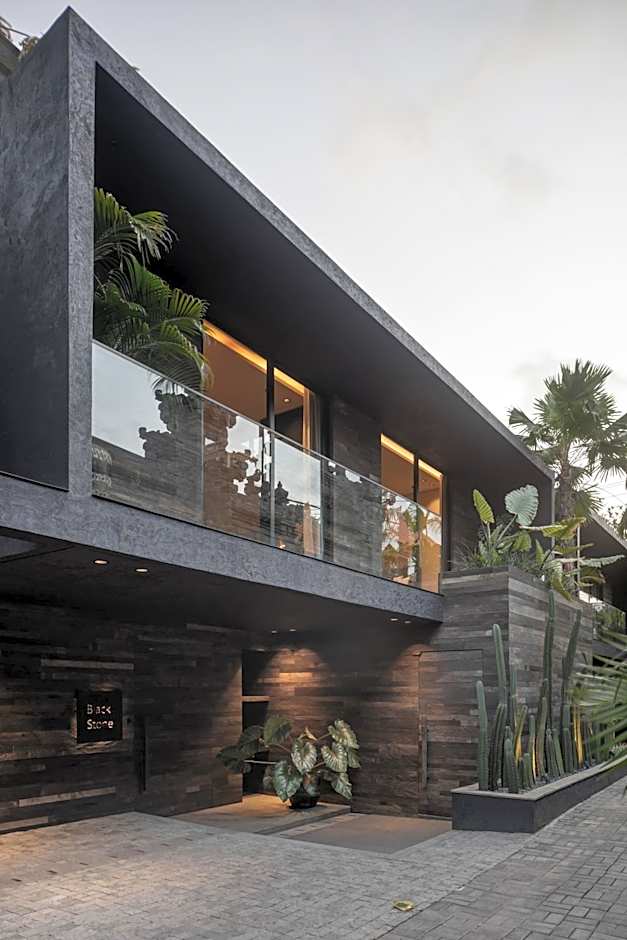 Black Villas Canggu Beach by OXO