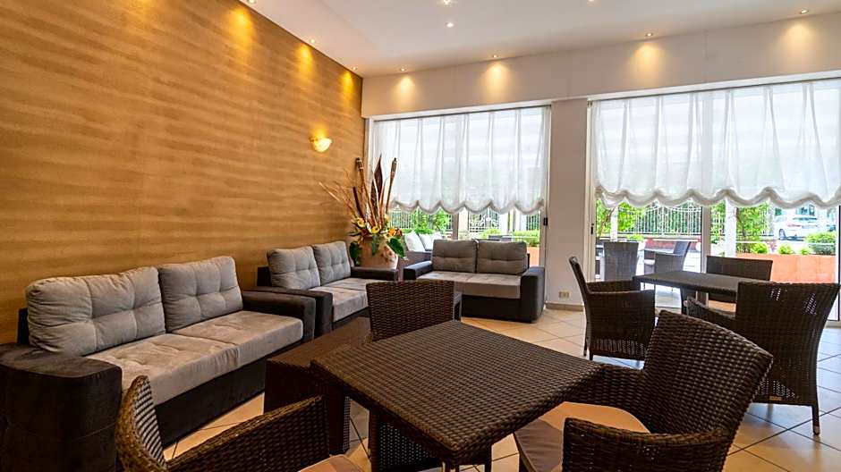 Hotel Mocambo Riccione CENTRALISSIMO AL MARE