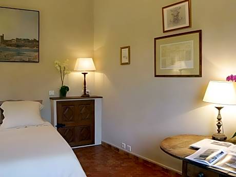Gîte-Supérieure-SDB privée avec baignoire-Vue sur la cour-Gîte 19
