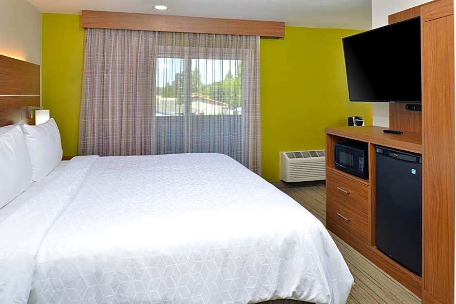 Holiday Inn Express Santa Rosa North By IHG