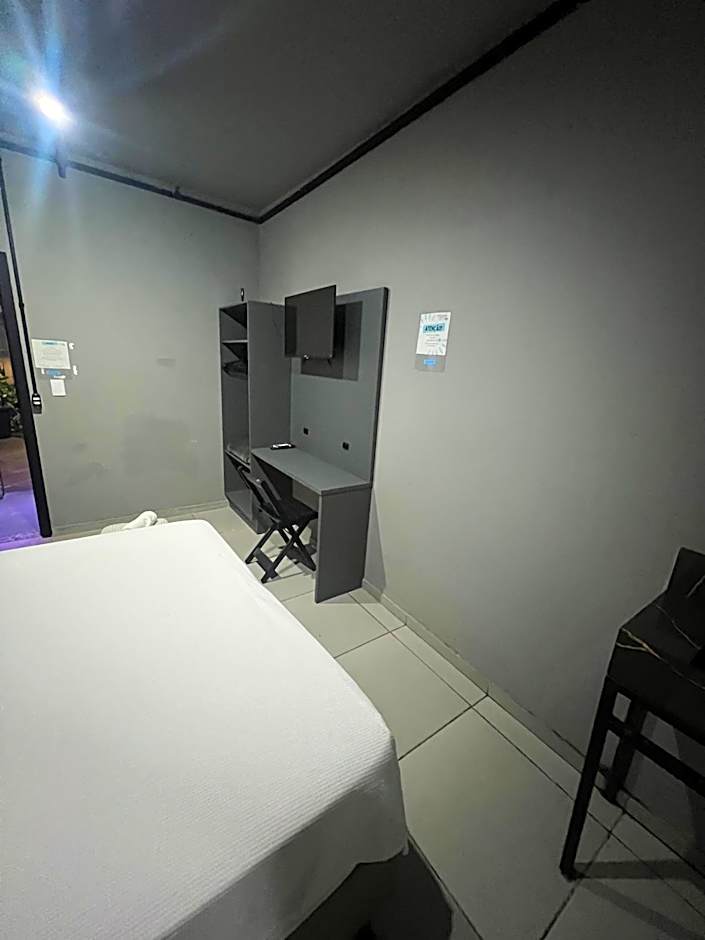 Esquina 8 Suítes Confort & Hostel