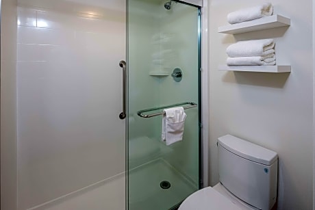 1 King Bed Study With Sofabed Nonsmoking